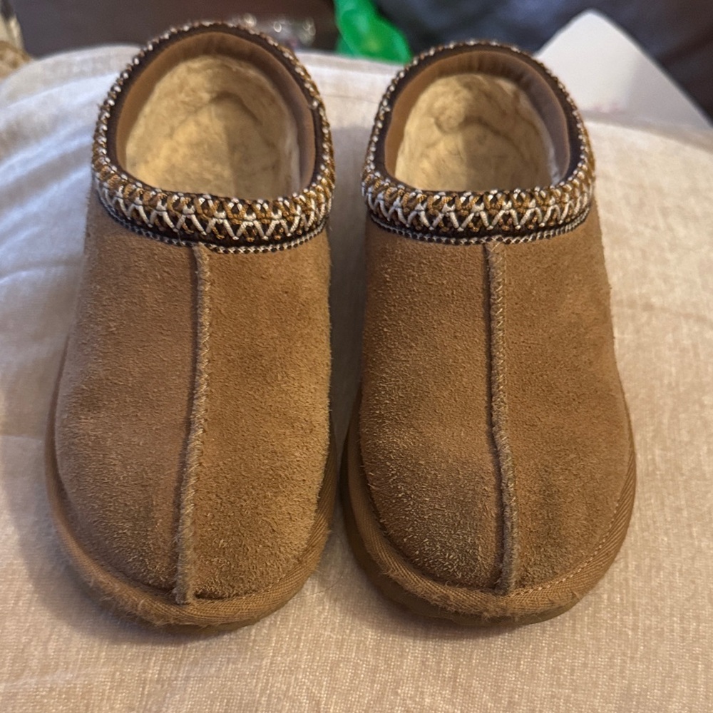 UGG Tan Kids Slippers